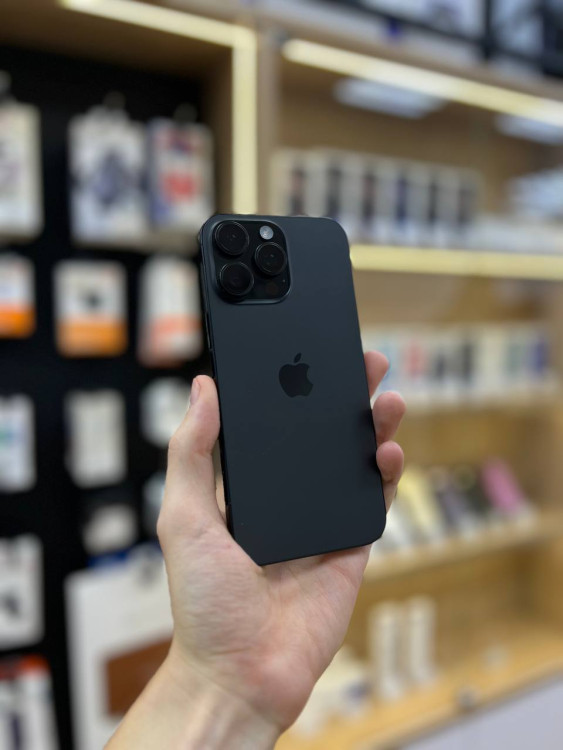 Б/У Смартфон Apple iPhone 16 Pro Max 256GB Черный (Black Titanium) nano SIM + eSIM