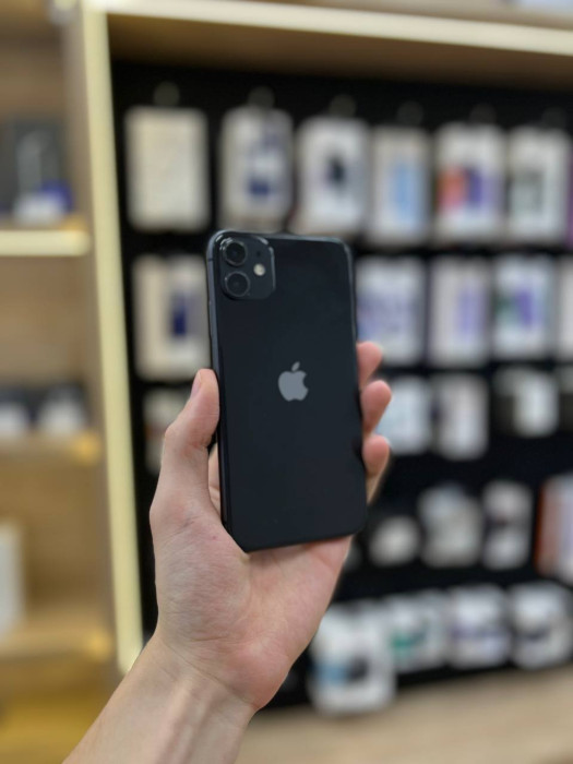 Б/у Смартфон Apple iPhone 11 128GB Черный RU