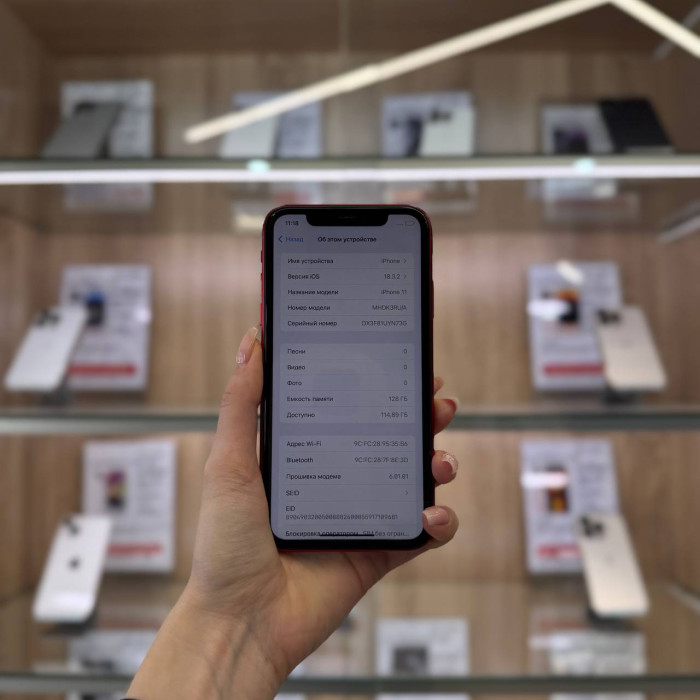 Б/у Смартфон Apple iPhone 11 128GB Красный RU | Фото 2 из 5
