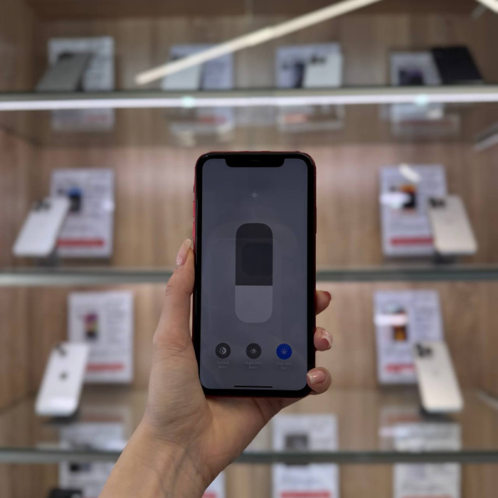 Б/у Смартфон Apple iPhone 11 128GB Красный RU | Фото 3 из 5