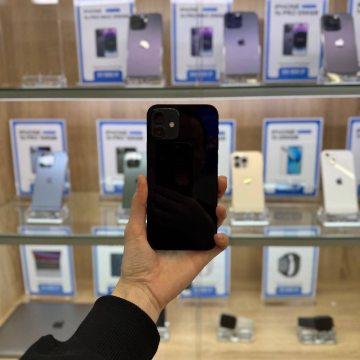 Б/у iPhone 12 64GB Черный EU