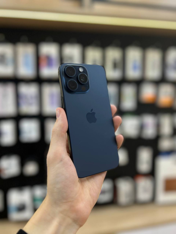 Б/У Смартфон Apple iPhone 15 Pro Max 256GB Синий