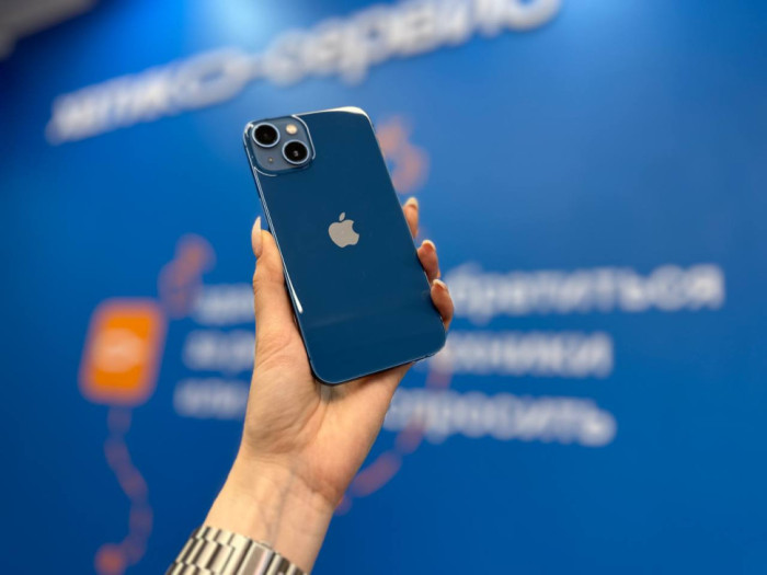 Б/у Смартфон Apple iPhone 13 128GB Синий | Фото 6 из 6