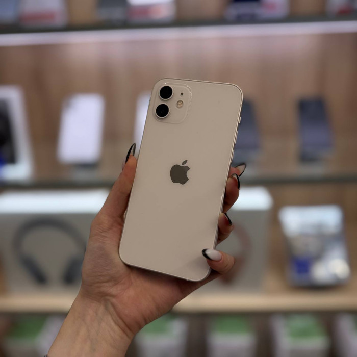 Б/у Смартфон Apple iPhone 12 64GB White | Фото 1 из 5