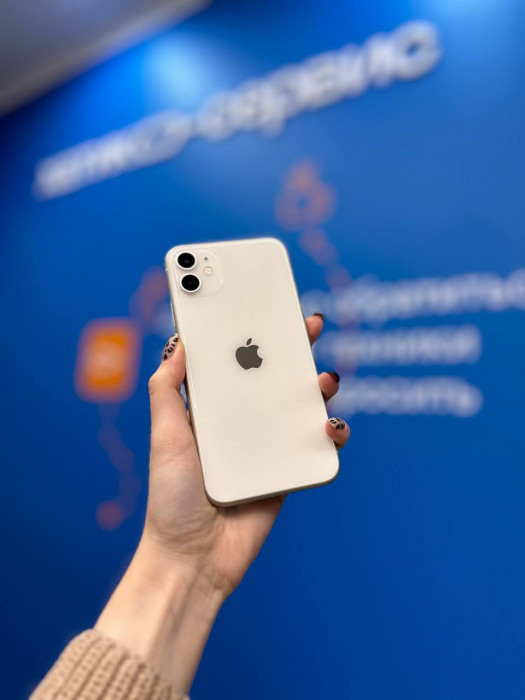 Б/у Смартфон Apple iPhone 11 128GB White RU