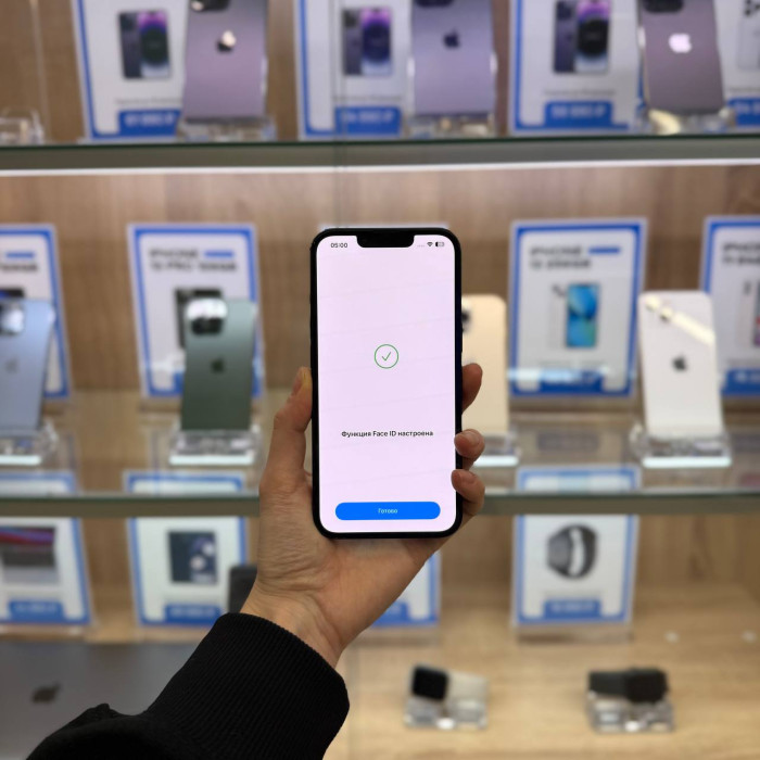 Б/у Смартфон Apple iPhone 13 256GB Темная Ночь EU