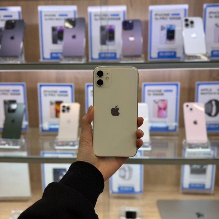 Б/у Смартфон Apple iPhone 11 64GB Белый RU