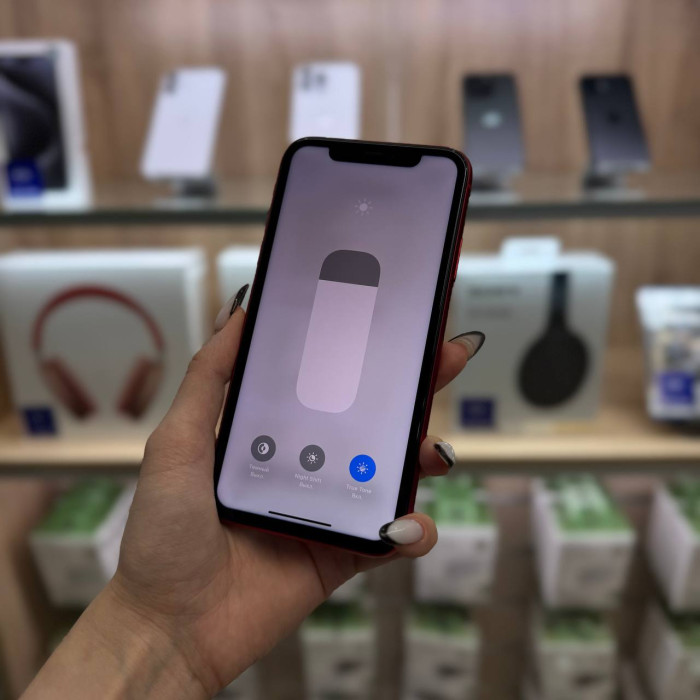 Б/у Смартфон Apple iPhone 11 64GB Красный RU | Фото 2 из 3